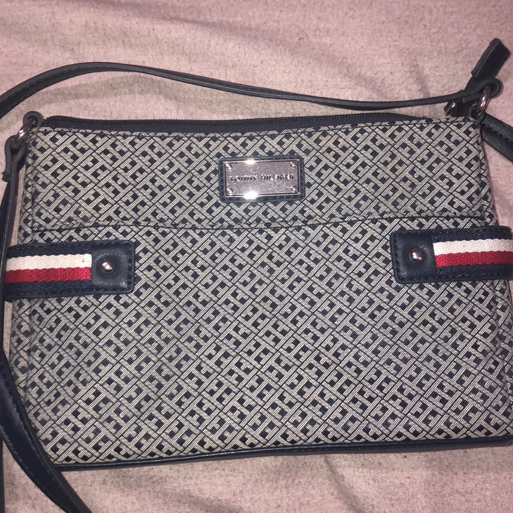 tommy hilfiger purse